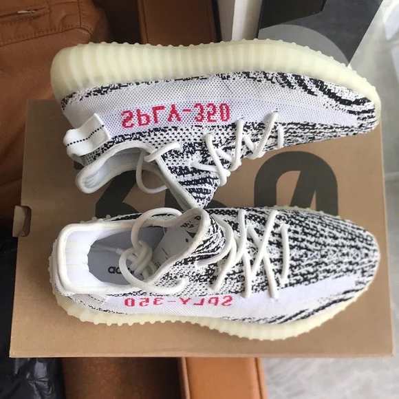 Yeezy Boost 350 V2 Zebra